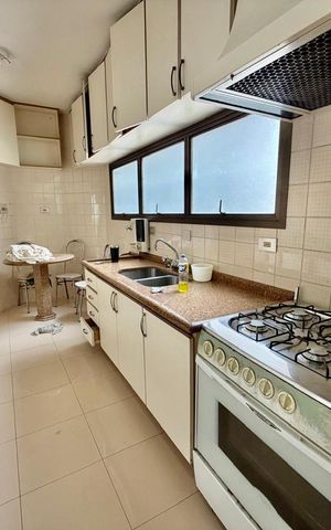 Apartamento à venda com 173m², 4 quartos e 2 vagas Apartamento à venda com 173m², 4 quartos e 2 vagasCozinha