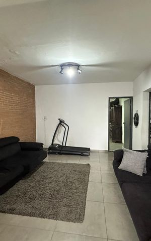 Casa para alugar com 200m², 4 quartos e 2 vagas Casa para alugar com 200m², 4 quartos e 2 vagasSala