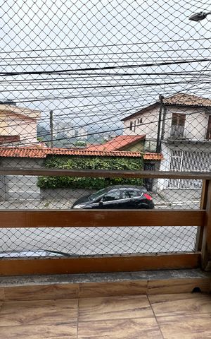 Casa para alugar com 200m², 4 quartos e 2 vagas Casa para alugar com 200m², 4 quartos e 2 vagasVaranda