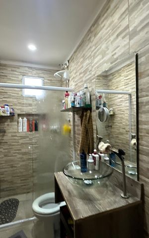 Casa para alugar com 200m², 4 quartos e 2 vagas Casa para alugar com 200m², 4 quartos e 2 vagasBanheiro da Suíte 2