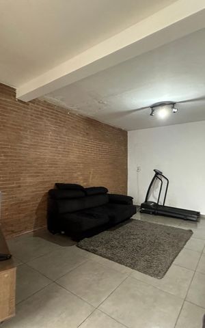 Casa para alugar com 200m², 4 quartos e 2 vagas Casa para alugar com 200m², 4 quartos e 2 vagasSala