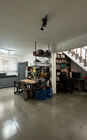 Casa para alugar com 200m², 4 quartos e 2 vagas Casa para alugar com 200m², 4 quartos e 2 vagasCozinha