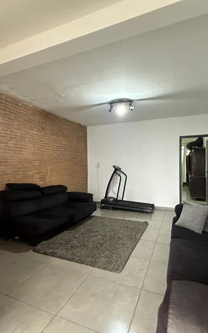 Casa para alugar com 200m², 4 quartos e 2 vagas Casa para alugar com 200m², 4 quartos e 2 vagasSala