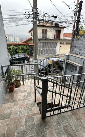 Casa para alugar com 200m², 4 quartos e 2 vagas Casa para alugar com 200m², 4 quartos e 2 vagasVaranda da Sala