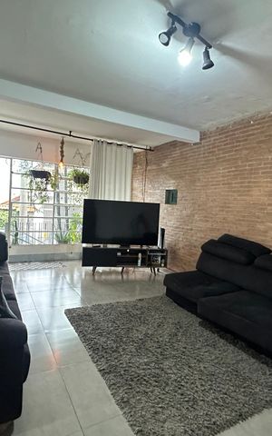 Casa para alugar com 200m², 4 quartos e 2 vagas Casa para alugar com 200m², 4 quartos e 2 vagasSala