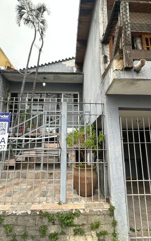 Casa para alugar com 200m², 4 quartos e 2 vagas Casa para alugar com 200m², 4 quartos e 2 vagasFachada