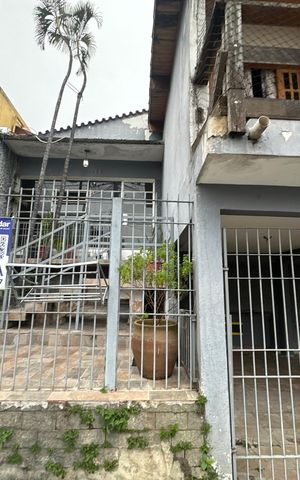 Casa para alugar com 200m², 4 quartos e 2 vagas Casa para alugar com 200m², 4 quartos e 2 vagasFachada