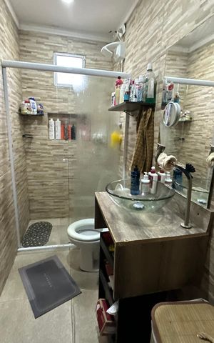 Casa para alugar com 200m², 4 quartos e 2 vagas Casa para alugar com 200m², 4 quartos e 2 vagasBanheiro da Suíte 2