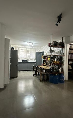 Casa para alugar com 200m², 4 quartos e 2 vagas Casa para alugar com 200m², 4 quartos e 2 vagasCozinha