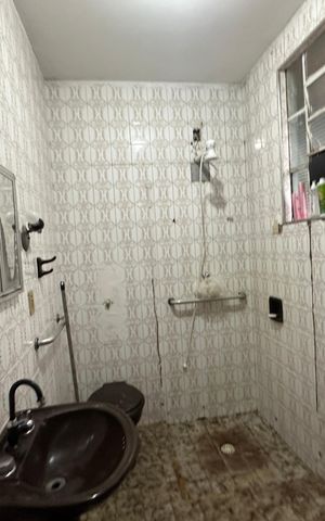 Casa para alugar com 200m², 4 quartos e 2 vagas Casa para alugar com 200m², 4 quartos e 2 vagasBanheiro da Suíte 1