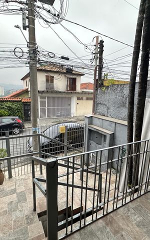 Casa para alugar com 200m², 4 quartos e 2 vagas Casa para alugar com 200m², 4 quartos e 2 vagasVaranda da Sala