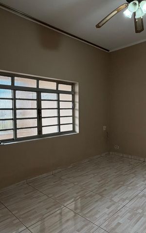 Casa para alugar com 97m², 3 quartos e sem vaga