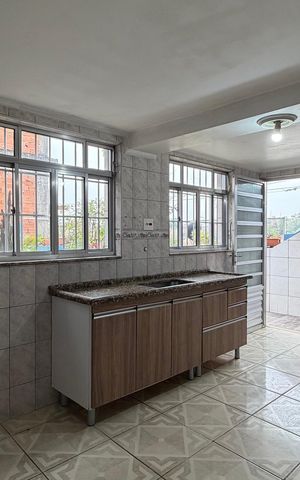 Casa para alugar com 97m², 3 quartos e sem vaga