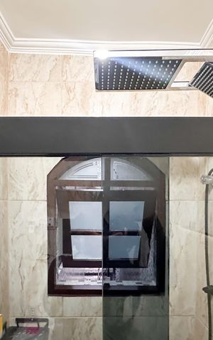Casa à venda com 226m², 3 quartos e 2 vagas Casa à venda com 226m², 3 quartos e 2 vagasBanheiro da Suíte