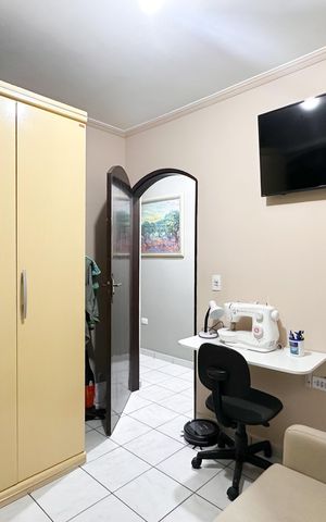 Casa à venda com 226m², 3 quartos e 2 vagas Casa à venda com 226m², 3 quartos e 2 vagasQuarto 2