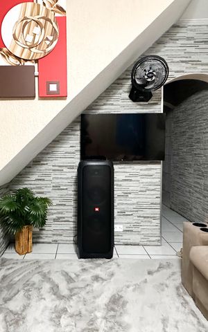 Casa à venda com 226m², 3 quartos e 2 vagas Casa à venda com 226m², 3 quartos e 2 vagasSala