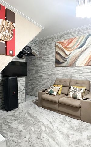 Casa à venda com 226m², 3 quartos e 2 vagas Casa à venda com 226m², 3 quartos e 2 vagasSala