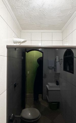 Casa à venda com 226m², 3 quartos e 2 vagas Casa à venda com 226m², 3 quartos e 2 vagasBanheiro Social 3