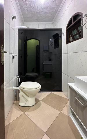 Casa à venda com 226m², 3 quartos e 2 vagas Casa à venda com 226m², 3 quartos e 2 vagasBanheiro Social 3