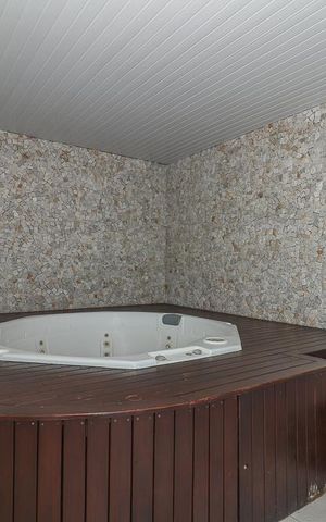 Apartamento para alugar com 81m², 2 quartos e 2 vagasÁrea comum - Piscina Coberta