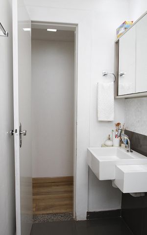 Apartamento à venda com 98m², 3 quartos e 2 vagasBanheiro Social