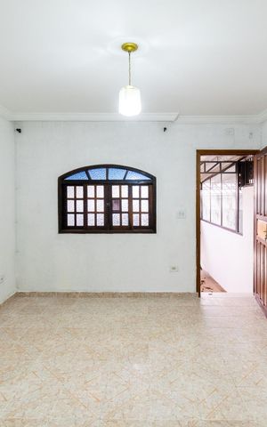 Casa para alugar com 120m², 2 quartos e 1 vaga Casa para alugar com 120m², 2 quartos e 1 vagaSala