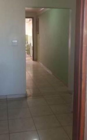 Casa à venda com 144m², 2 quartos e 2 vagas Casa à venda com 144m², 2 quartos e 2 vagasSala