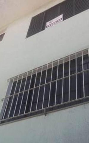 Casa à venda com 144m², 2 quartos e 2 vagas Casa à venda com 144m², 2 quartos e 2 vagasFachada