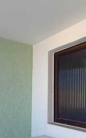 Casa à venda com 144m², 2 quartos e 2 vagas Casa à venda com 144m², 2 quartos e 2 vagasÁrea externa