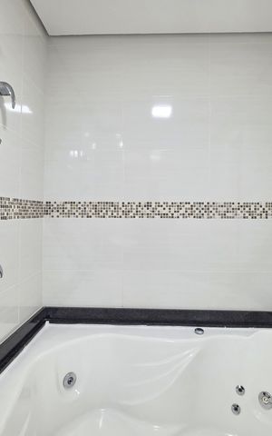 Apartamento à venda com 220m², 3 quartos e 2 vagas Apartamento à venda com 220m², 3 quartos e 2 vagasBanheiro da Suíte 2