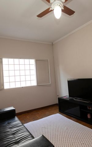 Casa à venda com 180m², 2 quartos e 2 vagasQUARTO Nº 1 - SALA DE TV