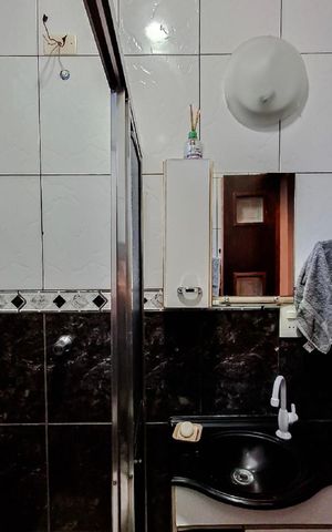 Casa à venda com 184m², 4 quartos e 2 vagas Casa à venda com 184m², 4 quartos e 2 vagasBanheiro