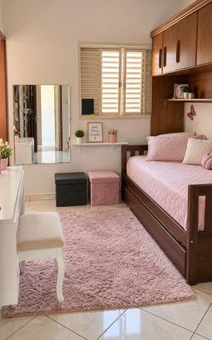 Casa à venda com 184m², 4 quartos e 2 vagas Casa à venda com 184m², 4 quartos e 2 vagasQuarto