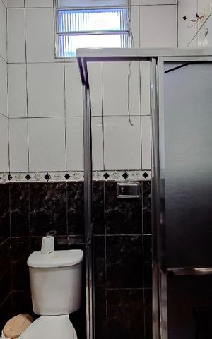 Casa à venda com 184m², 4 quartos e 2 vagas Casa à venda com 184m², 4 quartos e 2 vagasBanheiro