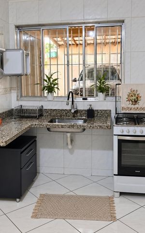 Casa à venda com 184m², 4 quartos e 2 vagas Casa à venda com 184m², 4 quartos e 2 vagasCozinha