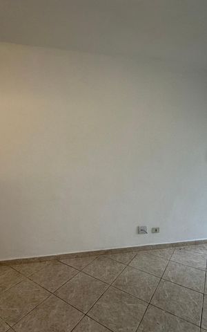 Casa de condomínio à venda com 63m², 2 quartos e 1 vaga Casa de condomínio à venda com 63m², 2 quartos e 1 vagaSala