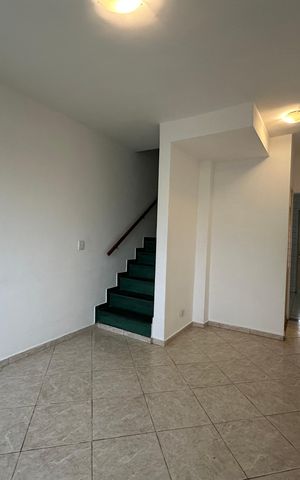 Casa de condomínio à venda com 63m², 2 quartos e 1 vaga Casa de condomínio à venda com 63m², 2 quartos e 1 vagaSala