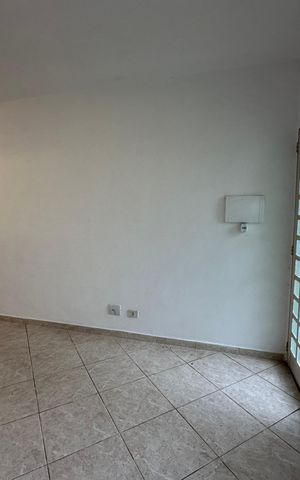Casa de condomínio à venda com 63m², 2 quartos e 1 vaga Casa de condomínio à venda com 63m², 2 quartos e 1 vagaSala