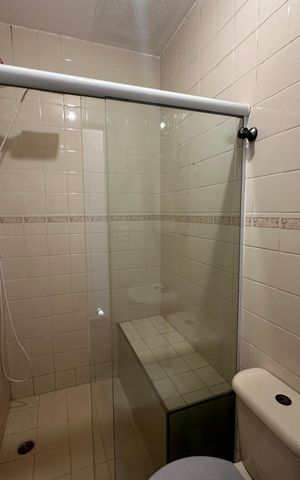 Casa de condomínio à venda com 63m², 2 quartos e 1 vaga Casa de condomínio à venda com 63m², 2 quartos e 1 vagaBanheiro
