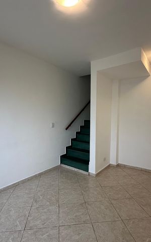 Casa de condomínio à venda com 63m², 2 quartos e 1 vaga Casa de condomínio à venda com 63m², 2 quartos e 1 vagaSala