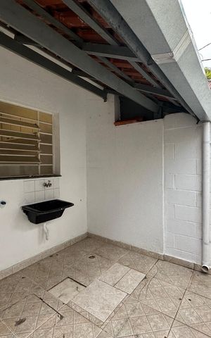 Casa de condomínio à venda com 63m², 2 quartos e 1 vaga Casa de condomínio à venda com 63m², 2 quartos e 1 vagaÁrea de Serviço