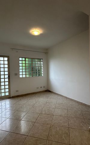 Casa de condomínio à venda com 63m², 2 quartos e 1 vaga Casa de condomínio à venda com 63m², 2 quartos e 1 vagaSala