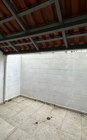 Casa de condomínio à venda com 63m², 2 quartos e 1 vaga Casa de condomínio à venda com 63m², 2 quartos e 1 vagaQuintal