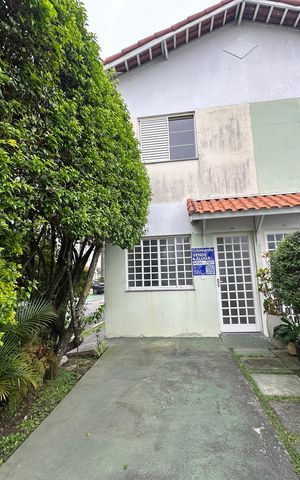Casa de condomínio à venda com 63m², 2 quartos e 1 vaga Casa de condomínio à venda com 63m², 2 quartos e 1 vagaFachada