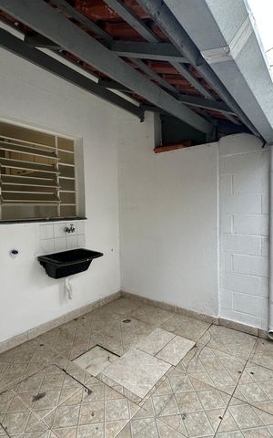 Casa de condomínio à venda com 63m², 2 quartos e 1 vaga Casa de condomínio à venda com 63m², 2 quartos e 1 vagaÁrea de Serviço