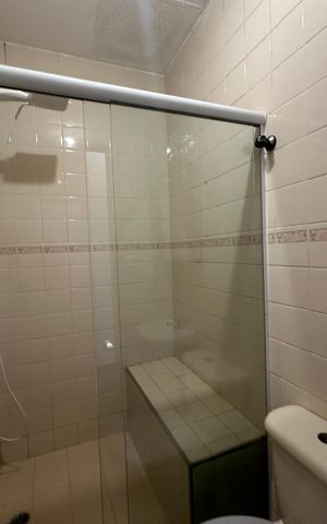 Casa de condomínio à venda com 63m², 2 quartos e 1 vaga Casa de condomínio à venda com 63m², 2 quartos e 1 vagaBanheiro