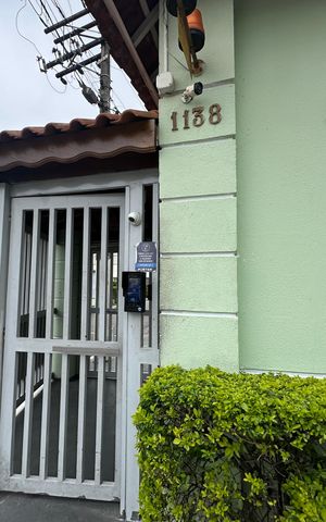 Casa de condomínio à venda com 63m², 2 quartos e 1 vaga Casa de condomínio à venda com 63m², 2 quartos e 1 vagaFachada e portaria