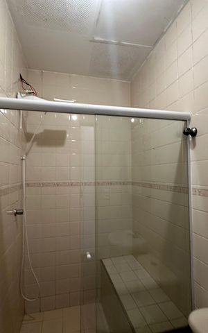 Casa de condomínio à venda com 63m², 2 quartos e 1 vaga Casa de condomínio à venda com 63m², 2 quartos e 1 vagaBanheiro