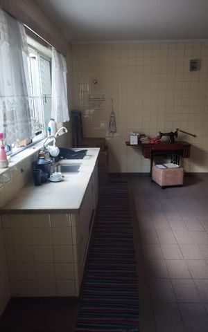 Casa à venda com 260m², 4 quartos e 2 vagas Casa à venda com 260m², 4 quartos e 2 vagasCozinha