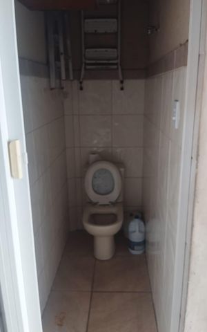 Casa à venda com 260m², 4 quartos e 2 vagas Casa à venda com 260m², 4 quartos e 2 vagasLavabo